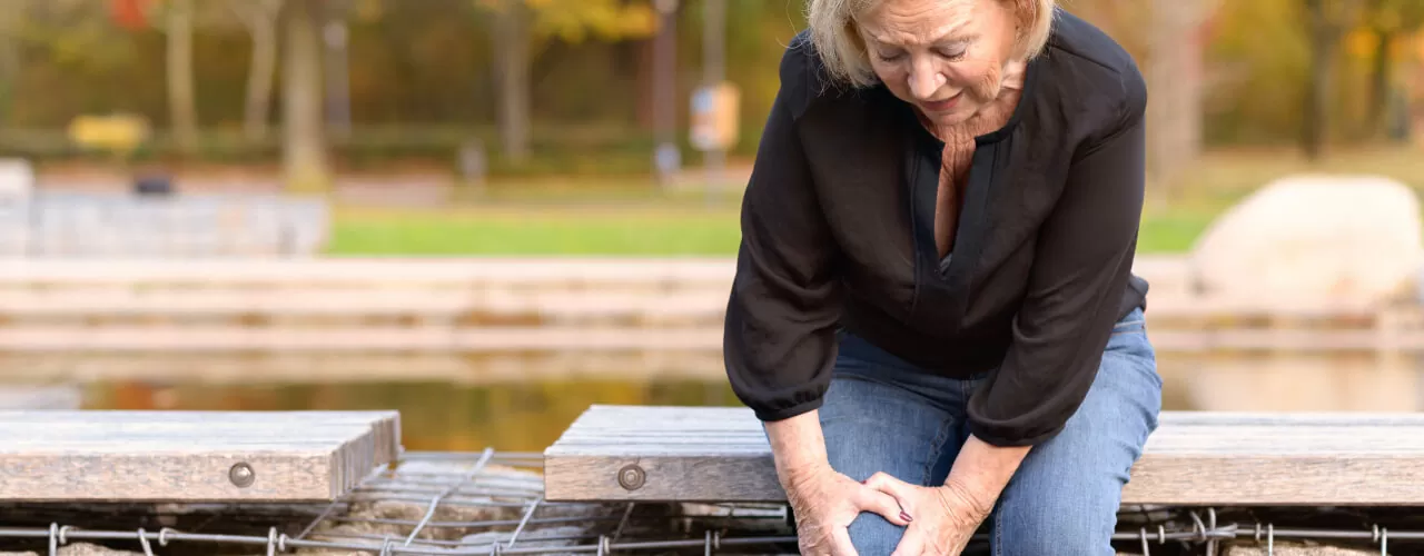 Living With Achy Hips and Knees? Kick Your Pain to the Curb with Physiotherapy